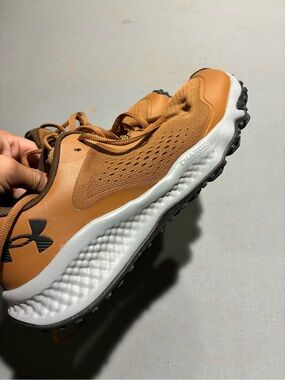 Under Armour Men's Training Shoe in Tan and White